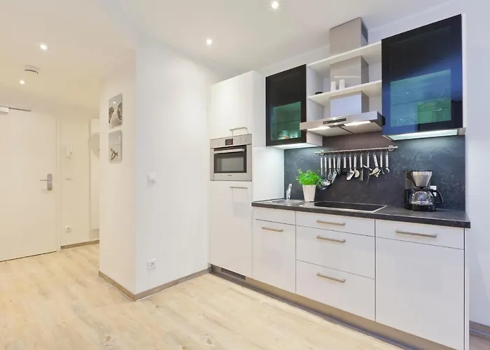 Petrina Whg 4 アパート *